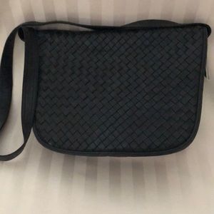 BOTTEGA VENETA VINTAGE WOVEN SHOULDERBAG